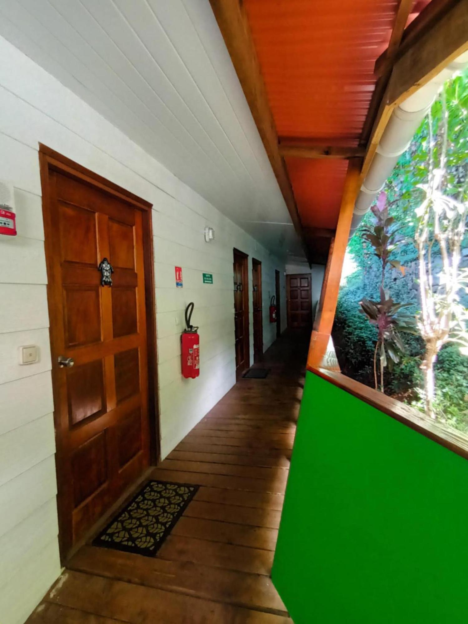 Fare Arana Moorea Guesthouse Atiha Екстериор снимка