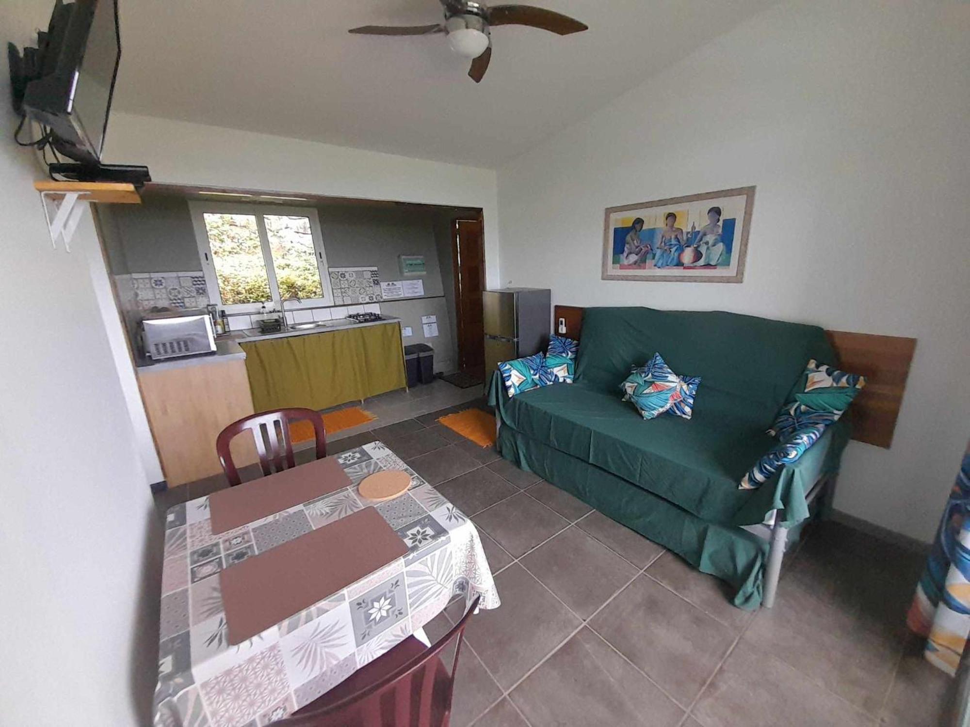 Fare Arana Moorea Guesthouse Atiha Екстериор снимка